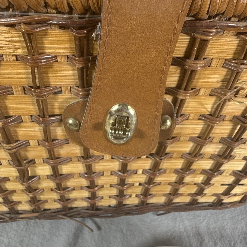 Wicker Picnic Basket Set for 4, Striped Liner, Plates Cups Flatware, 20pc